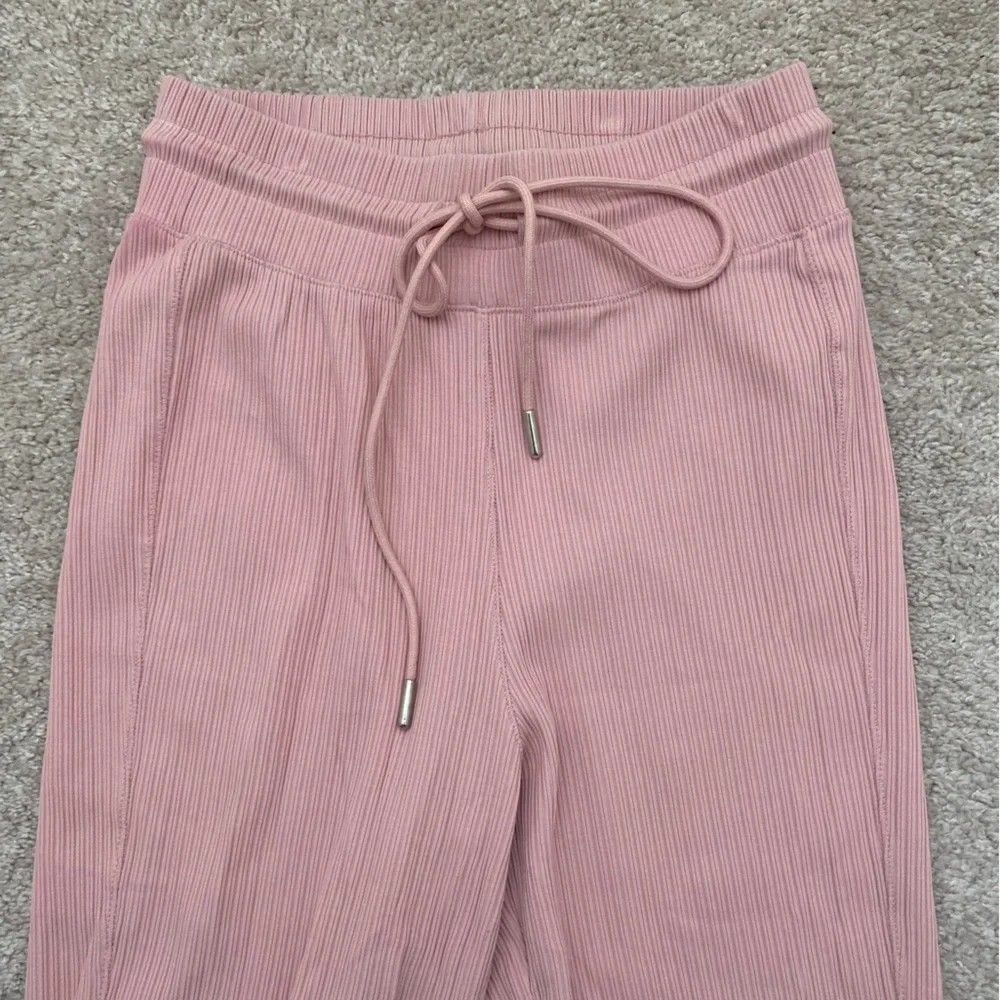 Daily Practice Ribbed Jogger Pants - Picture 2 of 4